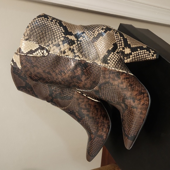 Cowgirl Boots Snake Print, 9.5 - Picture 2 of 13